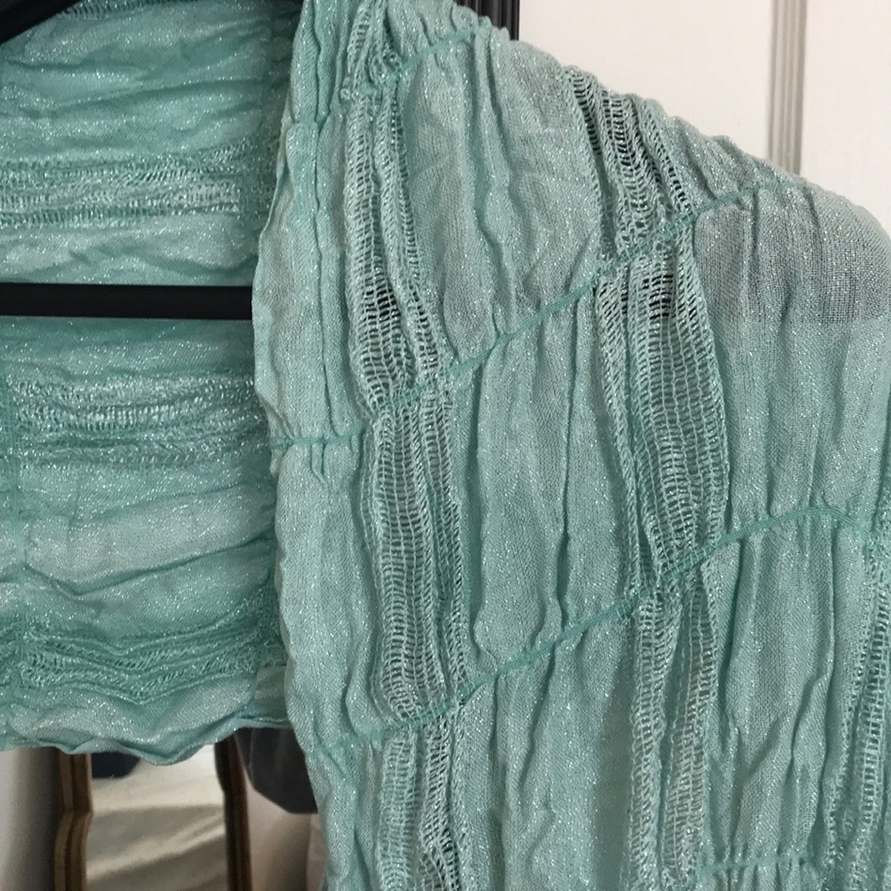Spring shawl - Picture 2 of 2